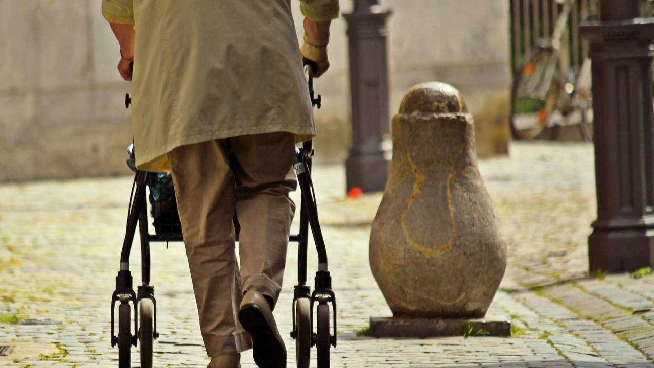 How to Choose the Right Walker for Your Aging Parent