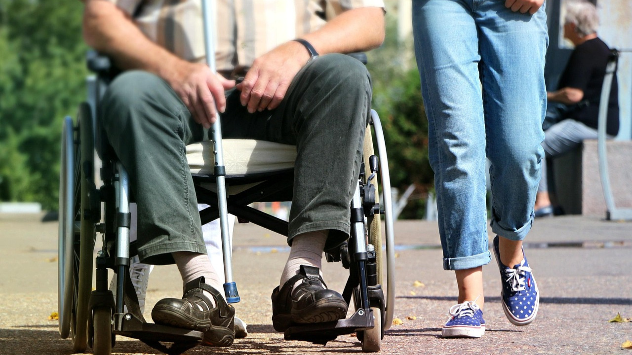 Difference Between A Wheelchair & Transport Wheelchair