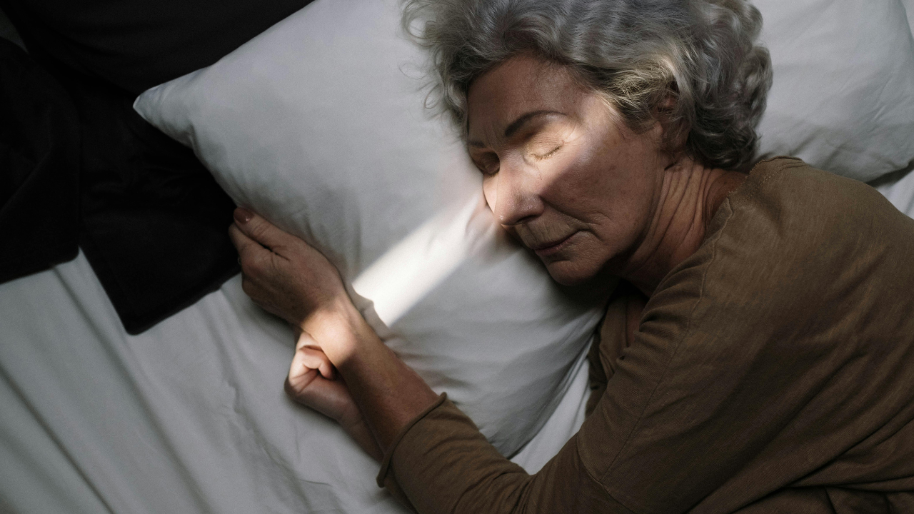 Why Are Bed Safety Rails The Best For Seniors?